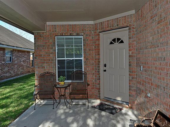 3rd image of 6166 Galloway Ln
