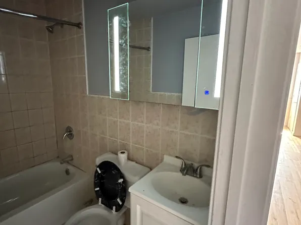 807 Barbey Street image 17 of 27