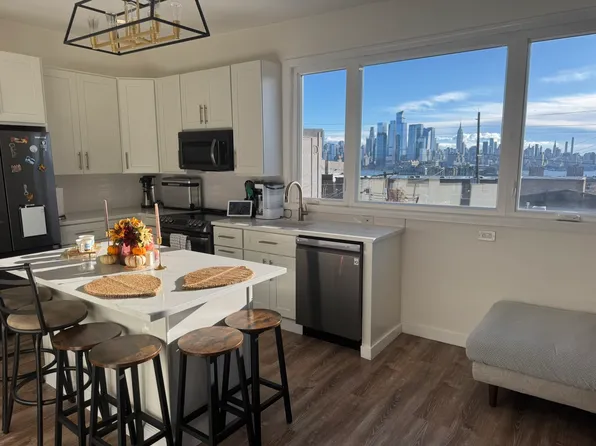 311 7th Street image 15 of 17