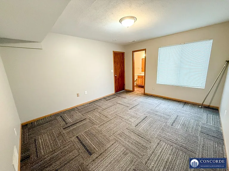 1911 W Lake St — Photo 12