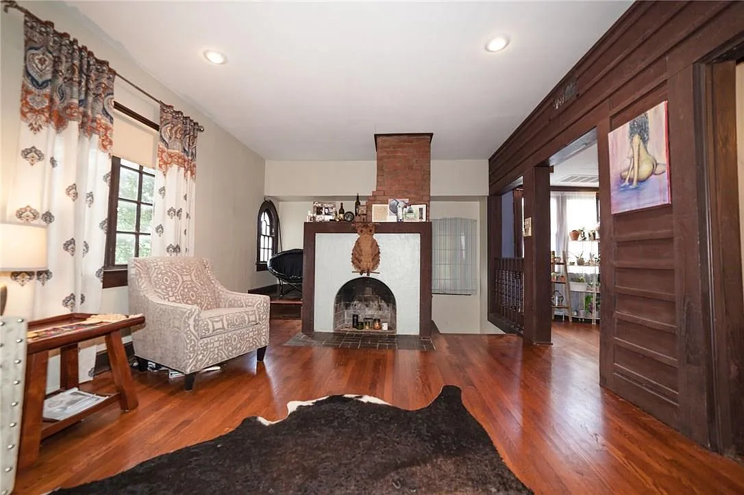 1 bed, 921 sqft, $1,700 — Photo 4