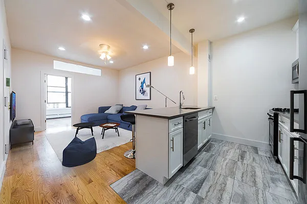 Rented by Uptown Flats LLC | media 52