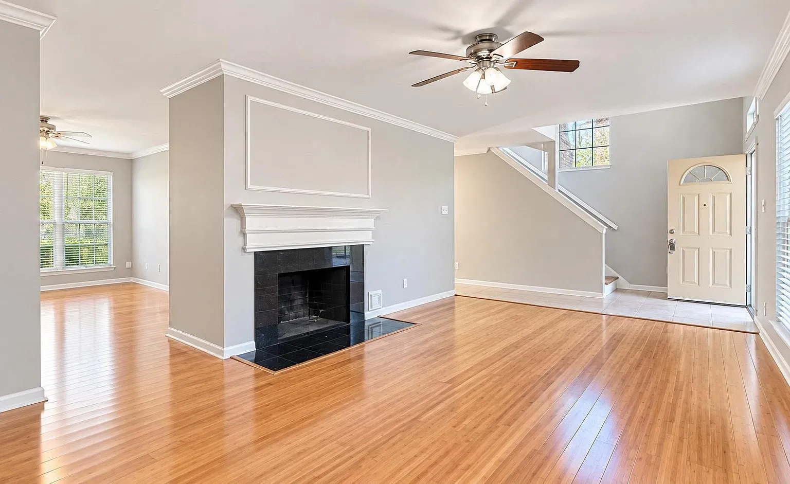 4 bed, 2.5 bath, 2399 sqft, $2,400 — Photo 3