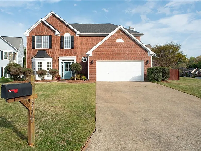 3359 Shallowford Green Dr — Photo 1