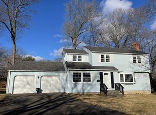 90 Farms Village Rd, Wethersfield, CT 06109