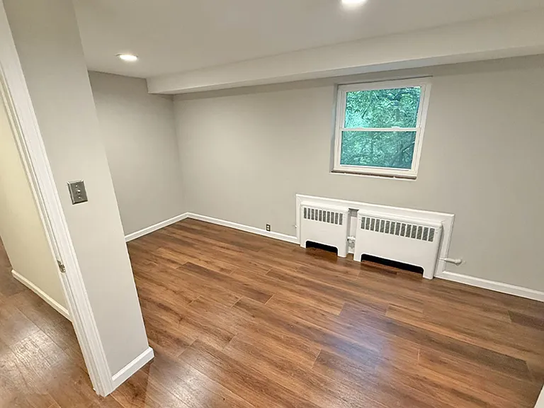458 Wood Ave — Photo 4