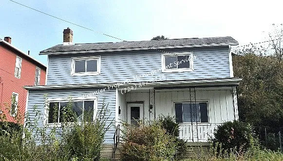 957 4th Avenue — Photo 1