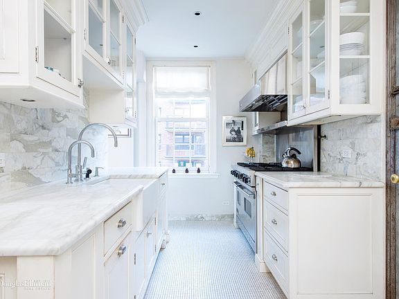 4th image of 1185 Park Ave APT 9L