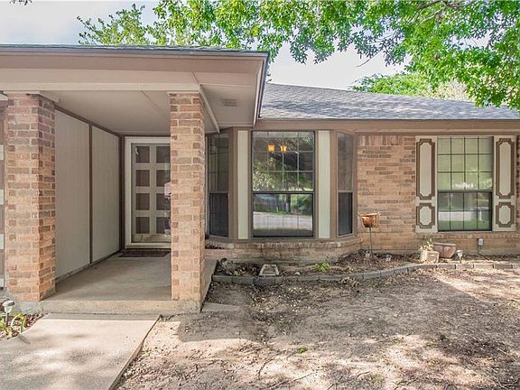 2nd image of 6821 Stillmeadows Cir N