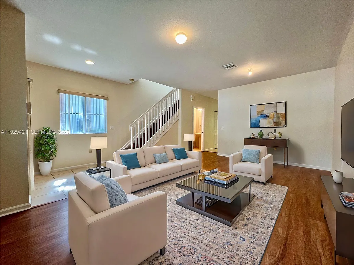 Building Photo - 8208 SW 29th St #101