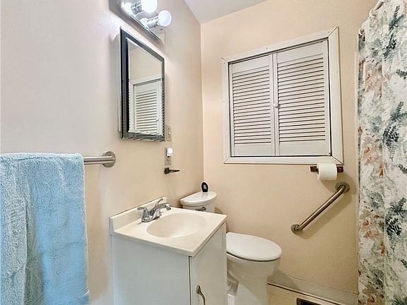4th image of 2321 Cypress St