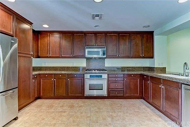 42 Paseo Luna — Photo 3