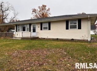 1835 Cedar St, Jacksonville, IL 62650