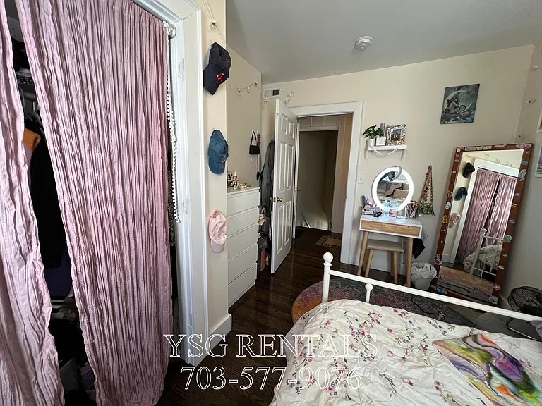235 Everett St #235 — Photo 22