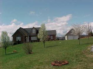 763 Country Club Rd, Troutville, VA 24175