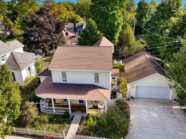 406 N Mill St, Northport, MI 49670