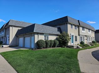 4302 Fifteen Mile Rd, Sterling Heights, MI 48310