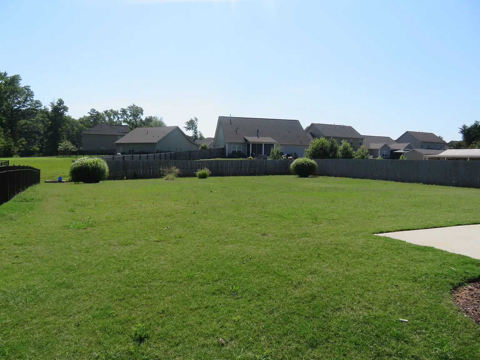 3 bed, 1708 sqft, $1,995 — Photo 3