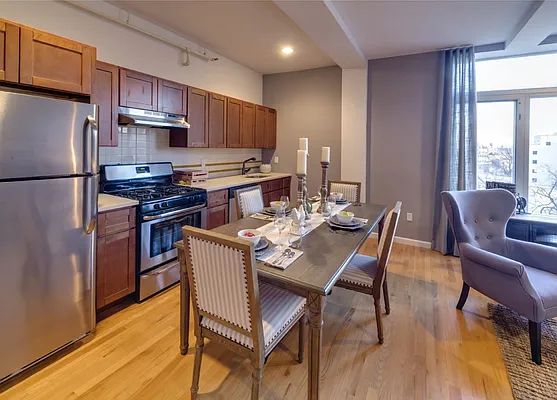 Rented by MNS | media 18