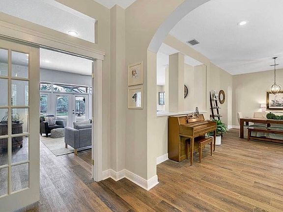 5th image of 601 Pine Hill Blvd