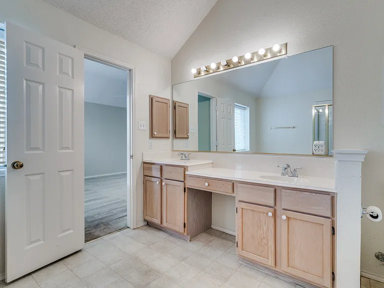 1806 Pendleton Rd — Photo 8