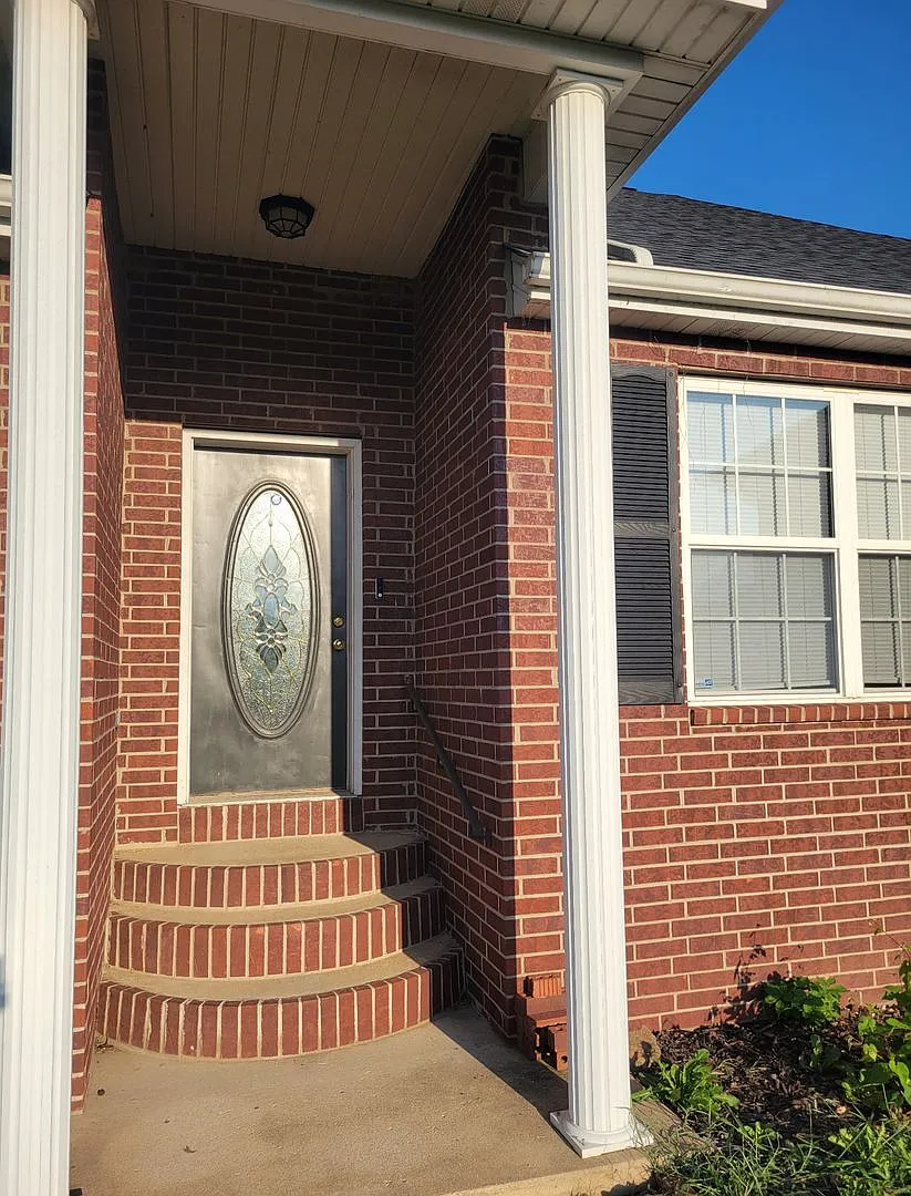 Beautiful 4 Bedroom home — Photo 3