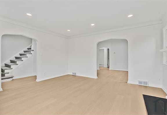 5th image of 15721 Asbury Park