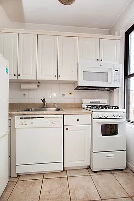 Rented by Jade Stone Real Estate Consulting | media 6