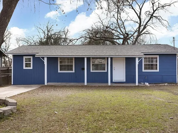 457 W Merriweather St, New Braunfels, TX 78130