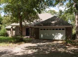 1905 Lauban Ln, Gautier, MS 39553