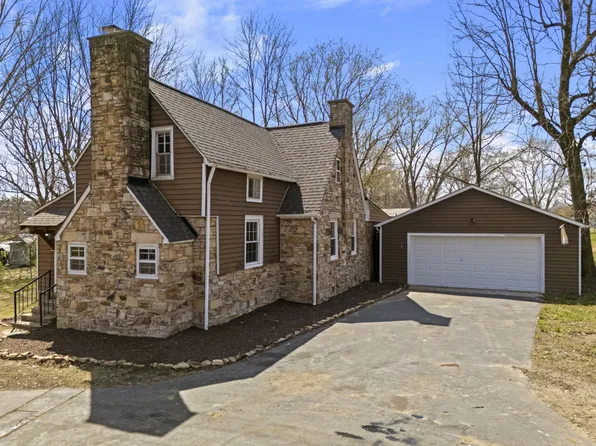 42 Crab Apple Ln, Crossville, TN 38555