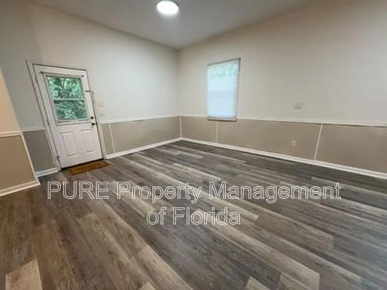 595 NW 100th St #B — Photo 8
