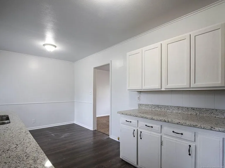 2536 W Easton St N — Photo 11