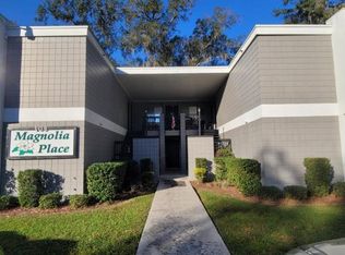 109 Magnolia St APT 10, Plant City, FL 33563