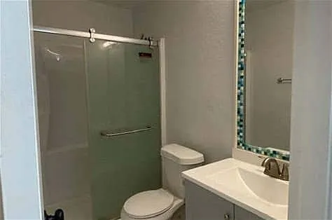 3 bed, 1.5 bath, 1000 sqft, $1,800 — Photo 4