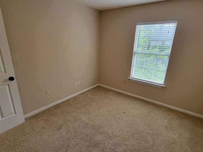 114 Fawnbrook Dr — Photo 13