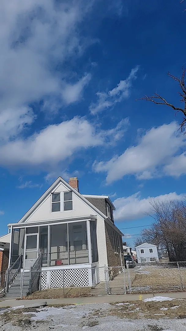 1708 W Steuben St photo 1