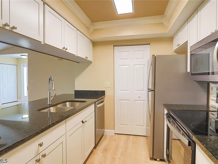 6250 Timberwood Cir #101 — Photo 9