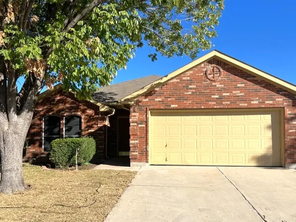 808 Fox Run Trl, Saginaw, TX 76179