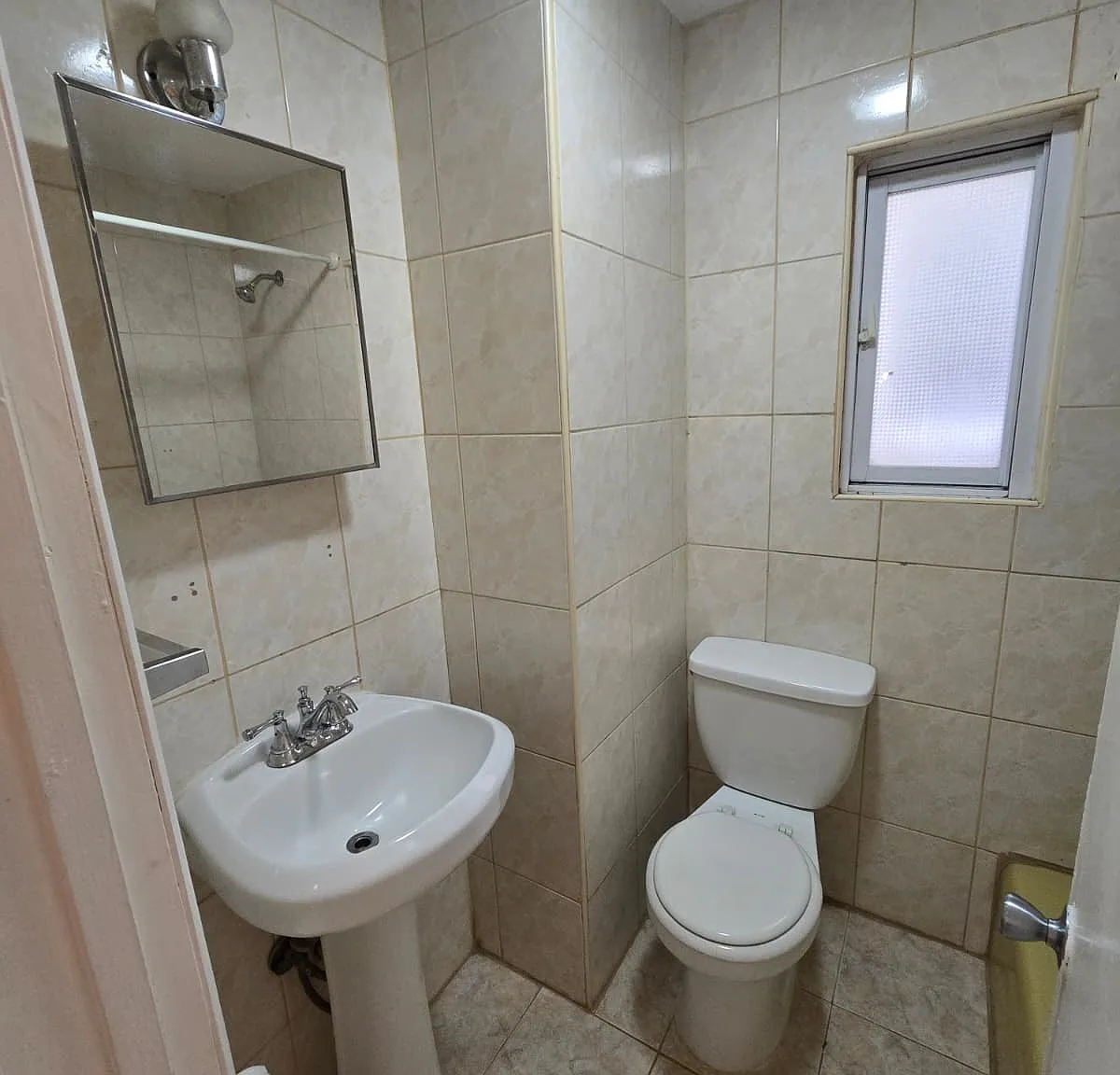 2 bed, $1,900 — Photo 4