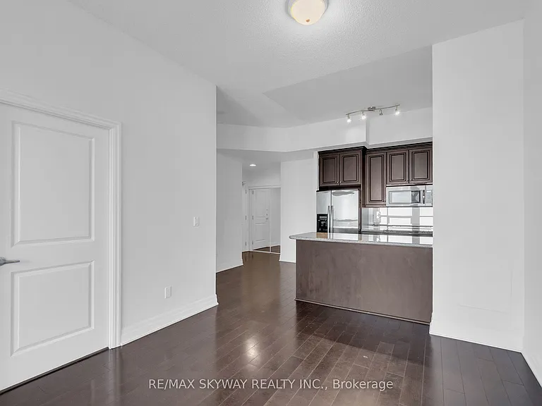 628 Fleet St #LPH03 — Photo 20
