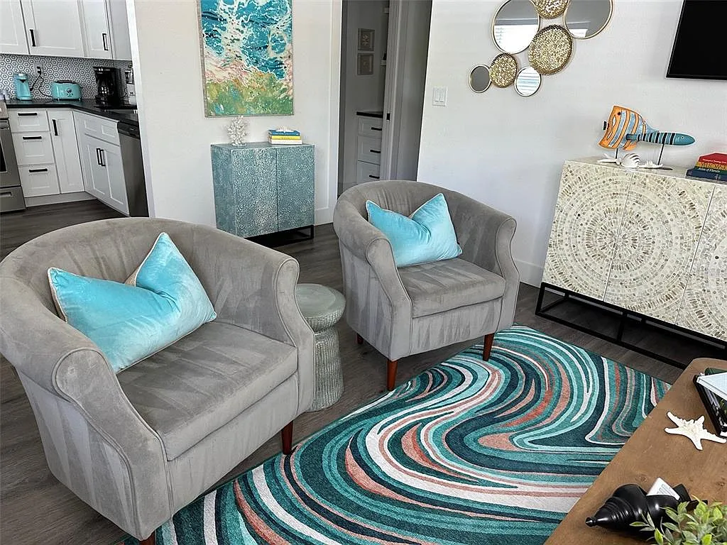 2 bed, 1.0 bath, 750 sqft, $2,250 — Photo 3