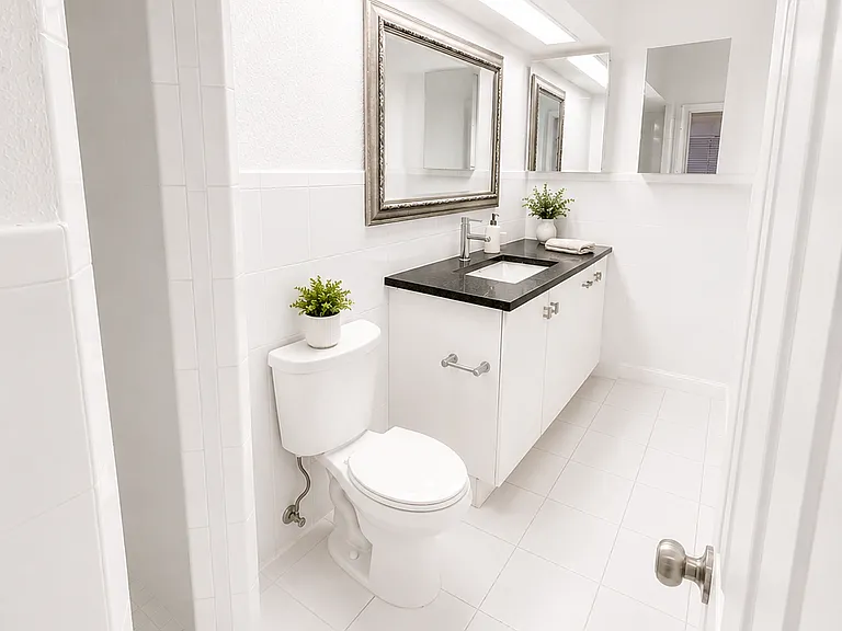 2175 NE 56th St #56 — Photo 6