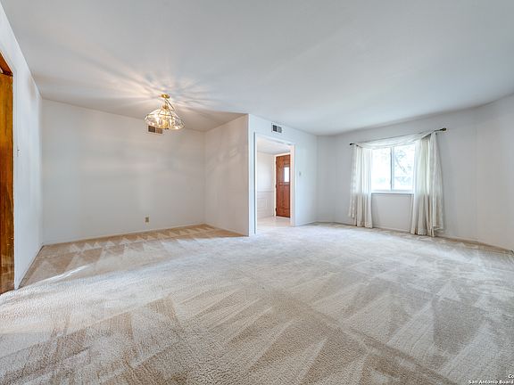 4th image of 11702 SANDMAN ST