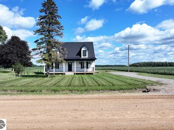 7632 N Wise Rd, Clare, MI 48617