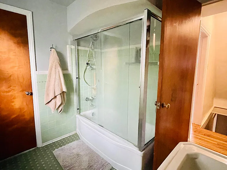 391 Kercheval Ave — Photo 17