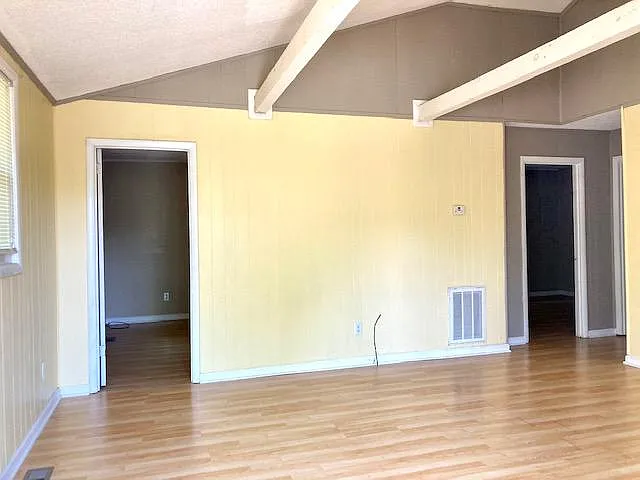 2 bed, 756 sqft, $1,295 — Photo 2