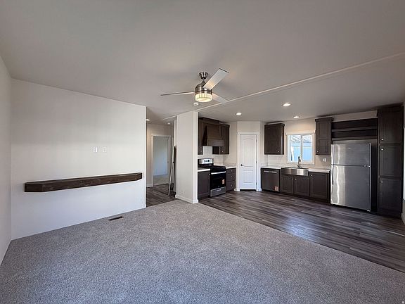 5th image of 121 Barrington Way