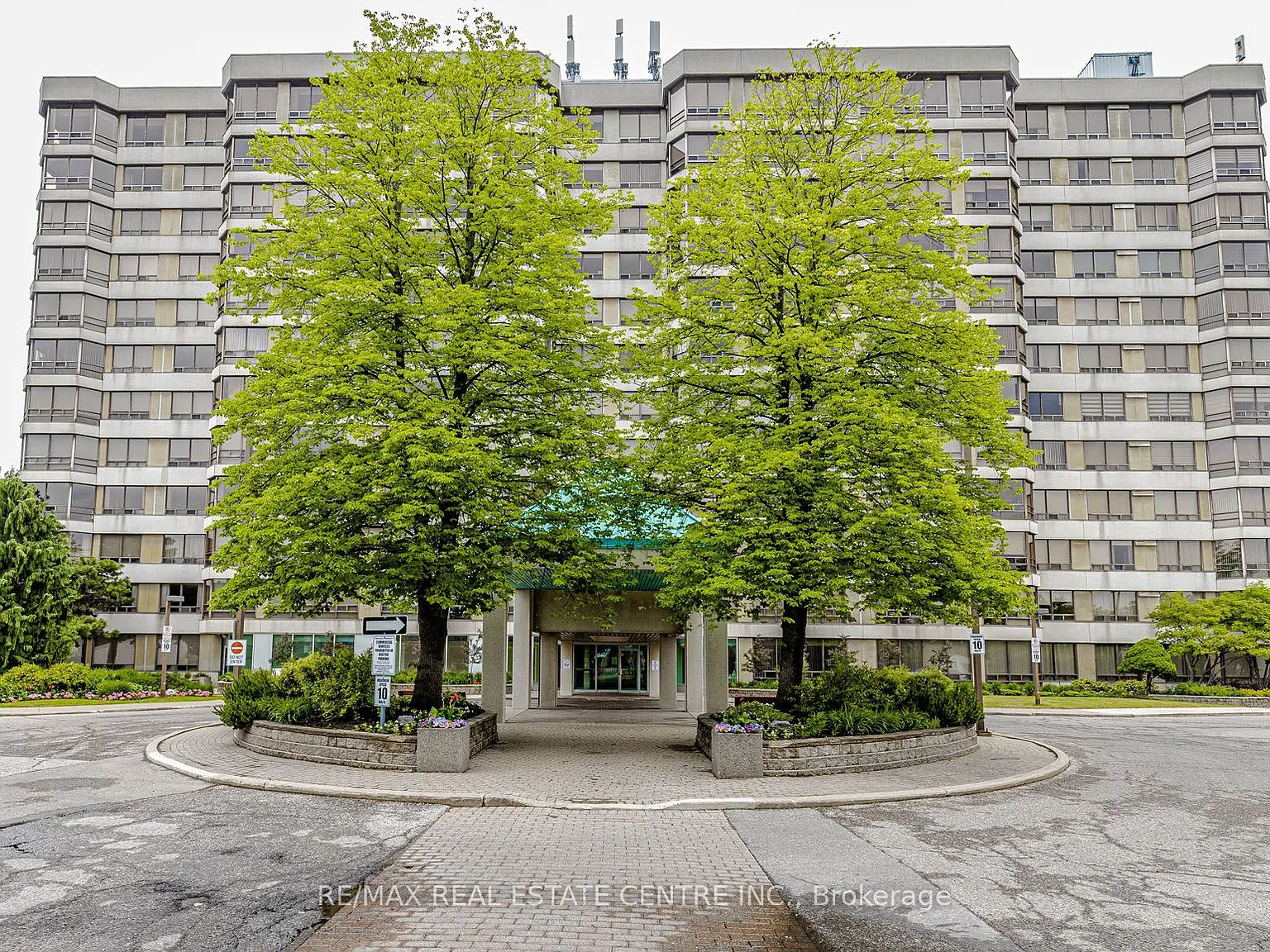 1 bed, $2,400 — Photo 2