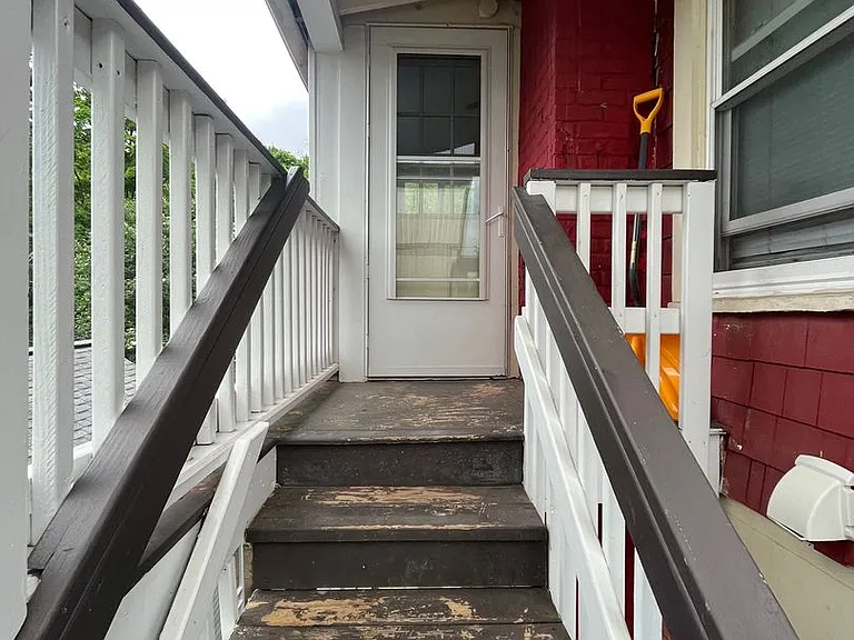 414 E Marshall St — Photo 21